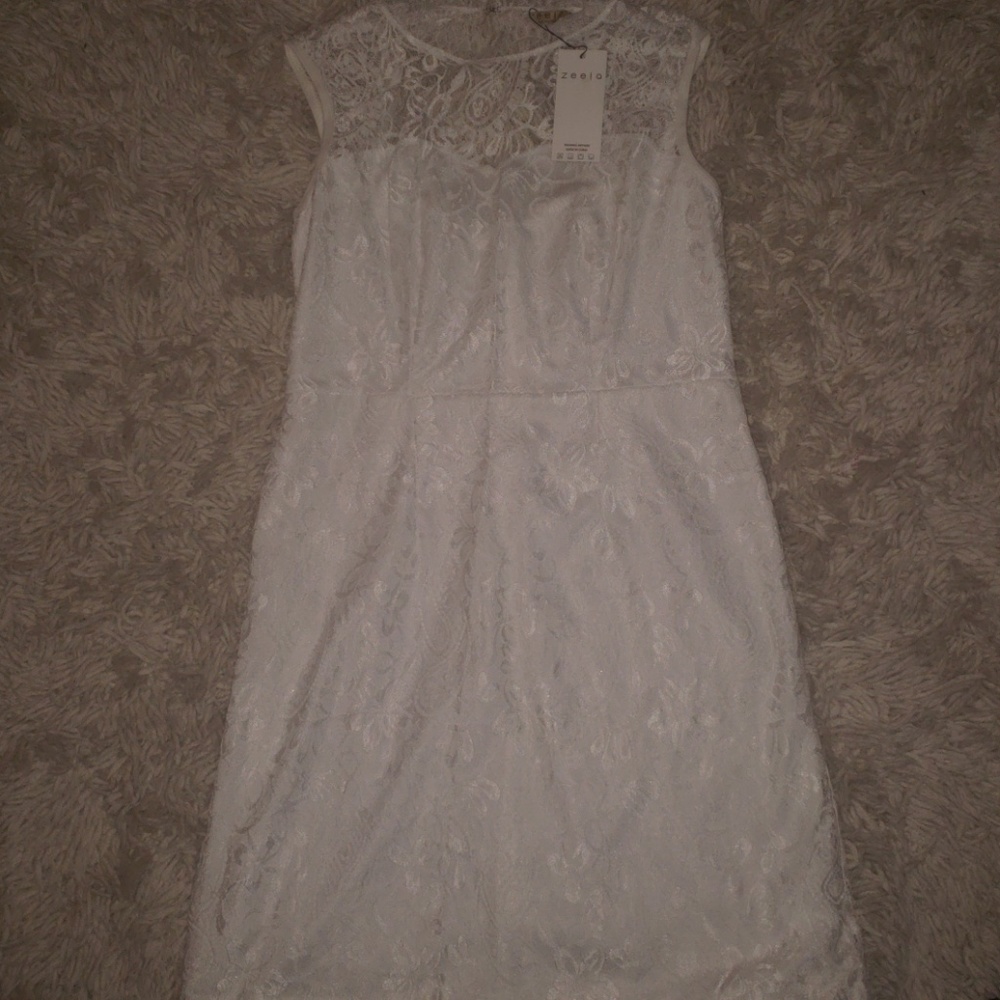 Sleeves lace white dress